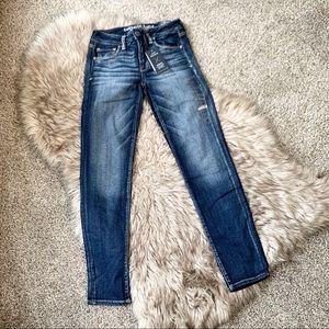 NWT American Eagle Skindigo Denim Jeans Sz 2 Short